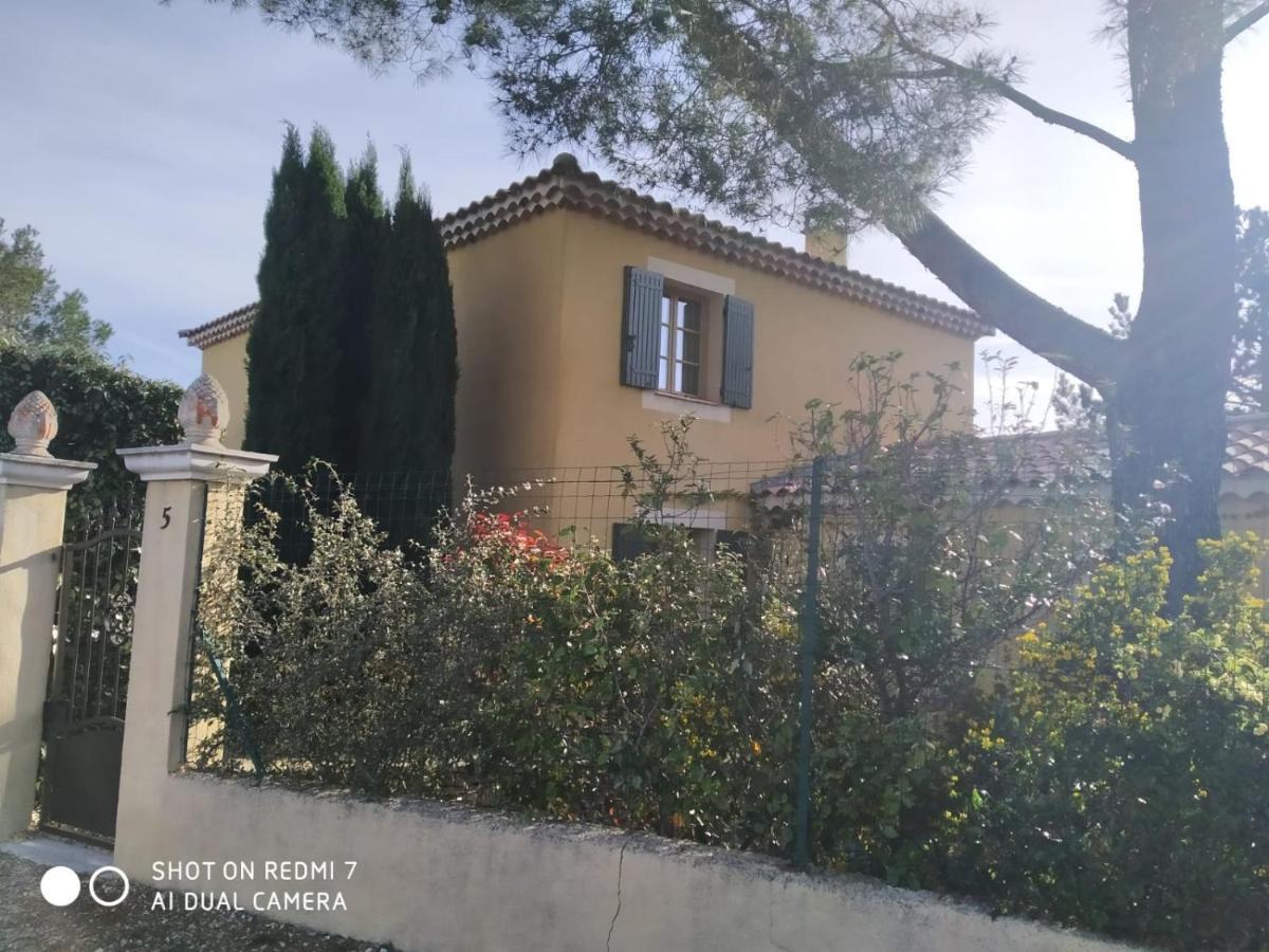 Proche Uzes Petit Gite Avec Grande Cuisine D'Ete Et Piscine Saint-Siffret 외부 사진