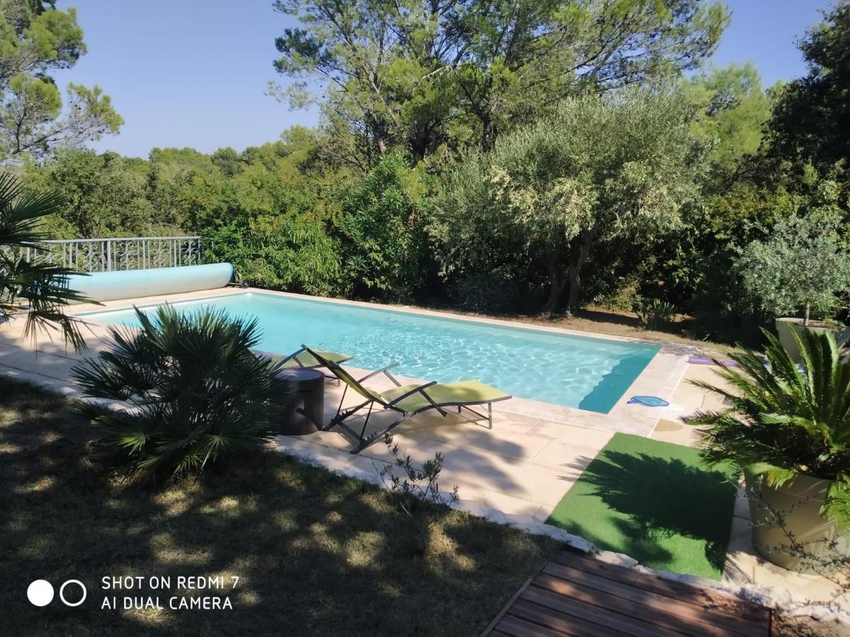 Proche Uzes Petit Gite Avec Grande Cuisine D'Ete Et Piscine Saint-Siffret 외부 사진