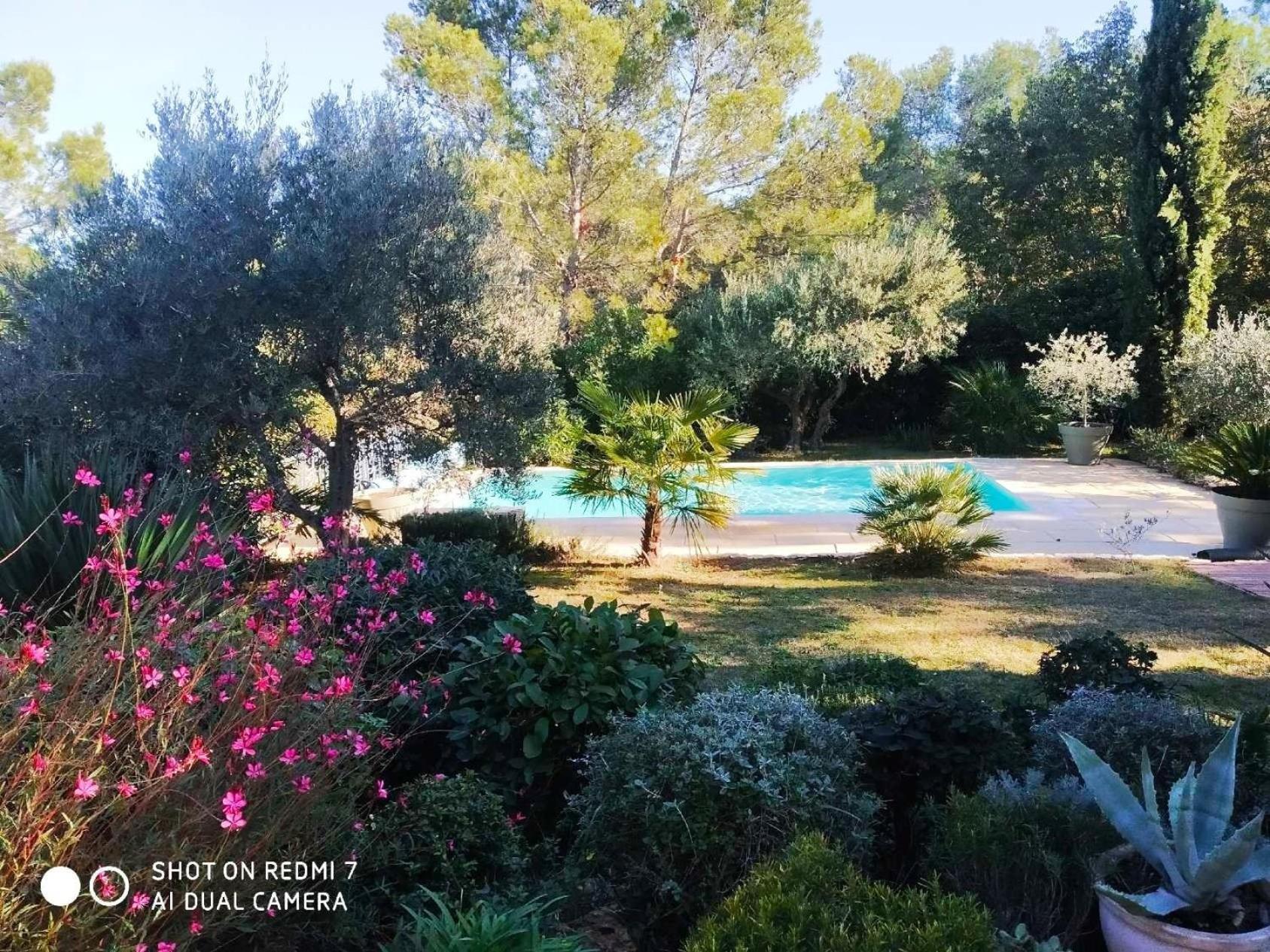 Proche Uzes Petit Gite Avec Grande Cuisine D'Ete Et Piscine Saint-Siffret 외부 사진