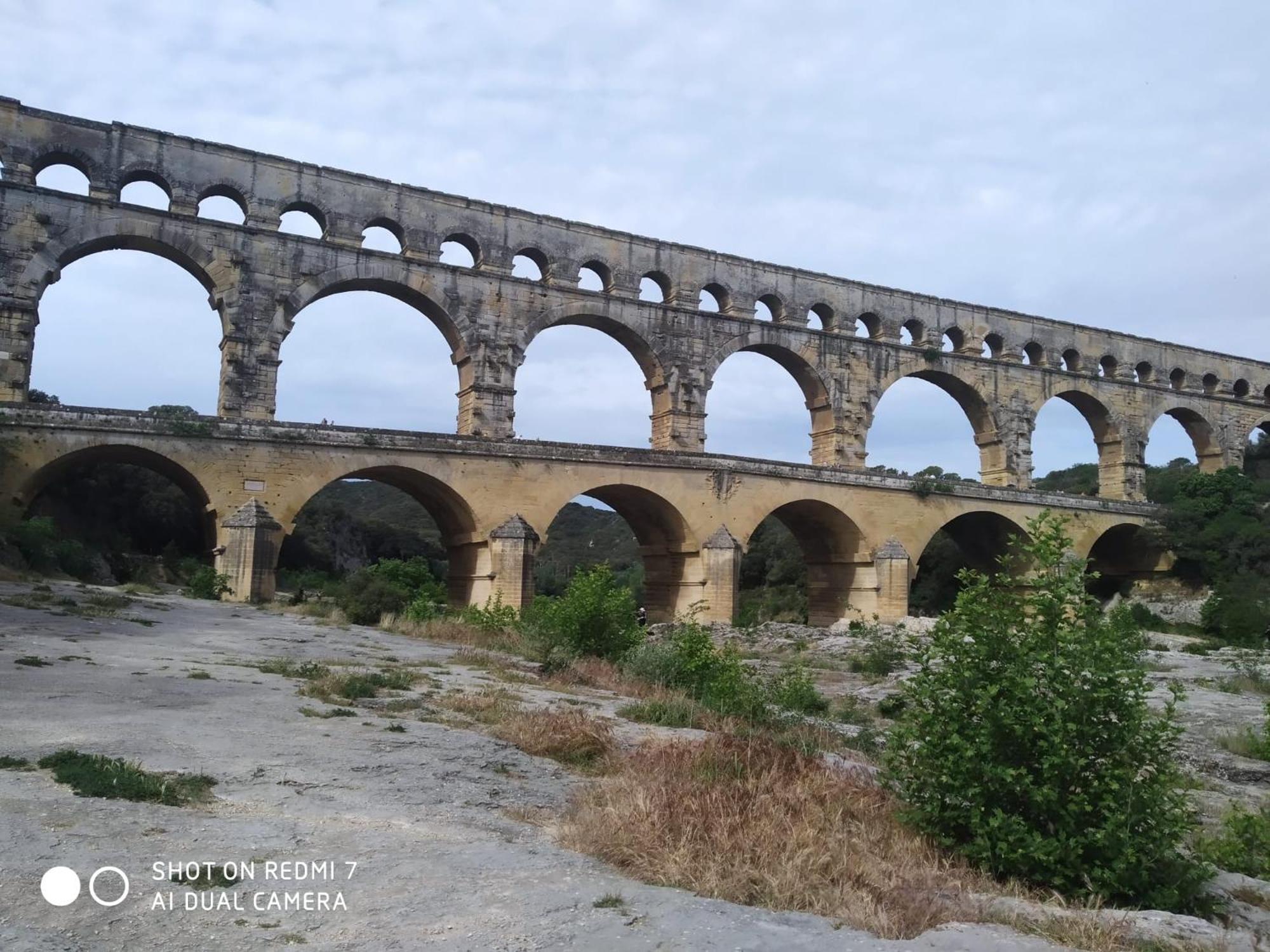 Proche Uzes Petit Gite Avec Grande Cuisine D'Ete Et Piscine Saint-Siffret 외부 사진